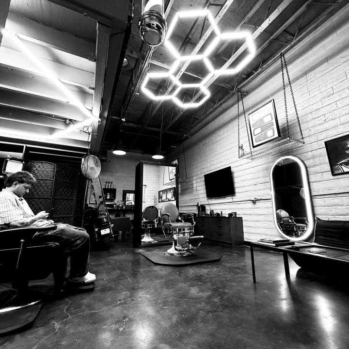 The barber chair and mirror station inside Bcuttery.